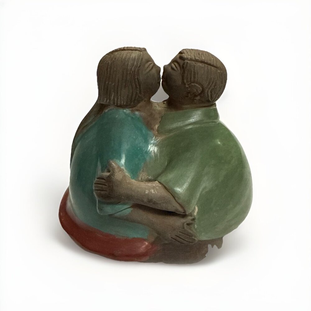 Artist Signed Vintage Chulucanas Kissing Couple Peruvian Folk Art Pottery